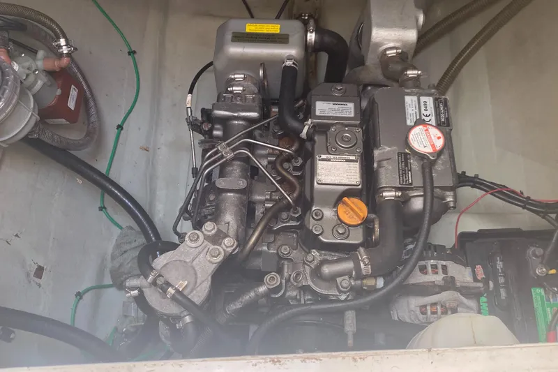 Tiki Yacht Photos Pics 