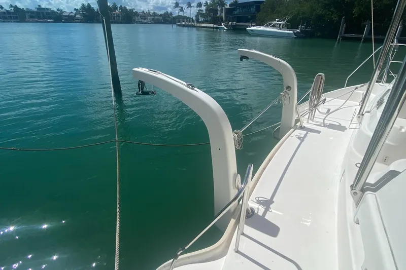 Tiki Yacht Photos Pics 