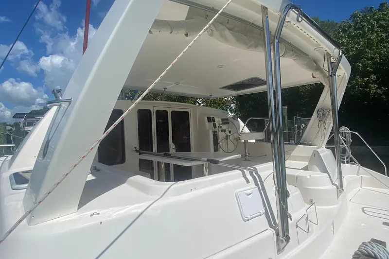 Tiki Yacht Photos Pics 