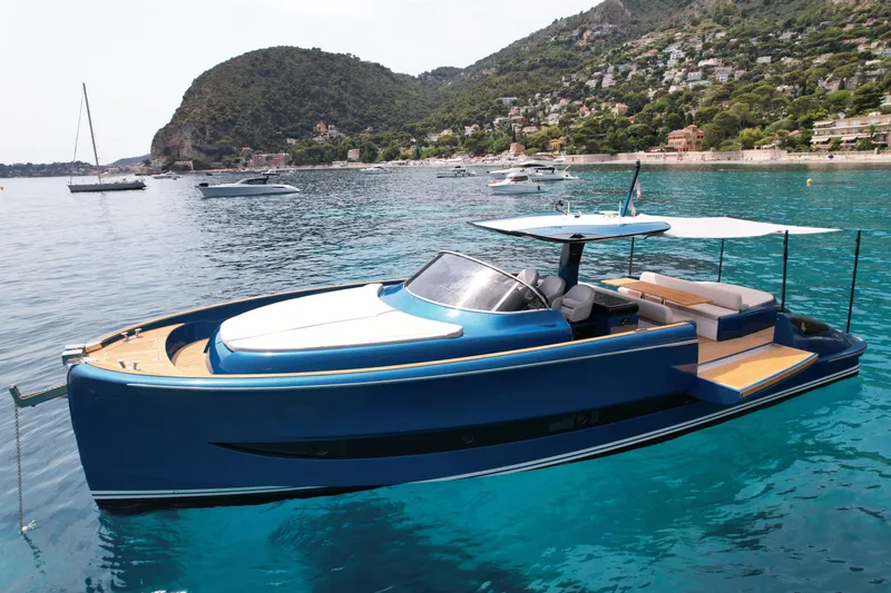  Yacht Photos Pics 2021 Solaris Power 48 OPEN yacht in scenic coastal waters.