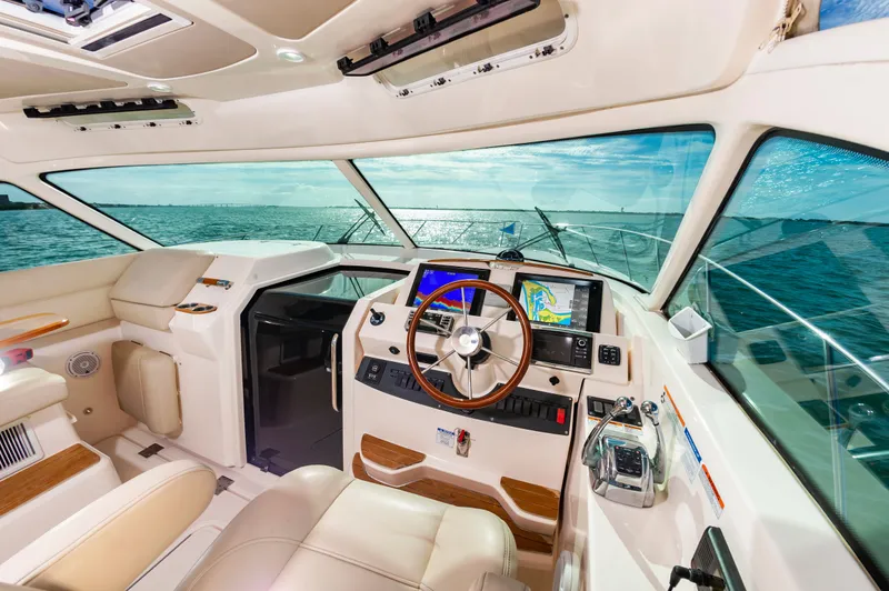 Miss Molly Yacht Photos Pics 