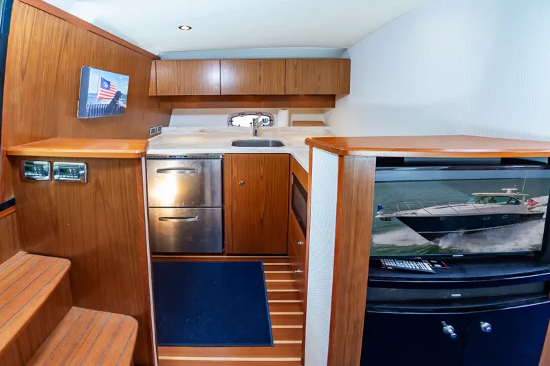 Miss Molly Yacht Photos Pics 