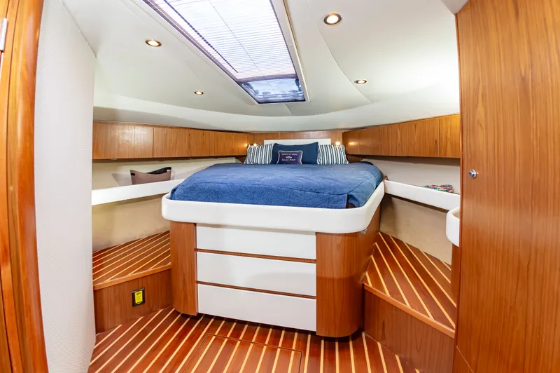 Miss Molly Yacht Photos Pics 