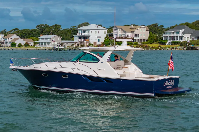 Miss Molly Yacht Photos Pics 