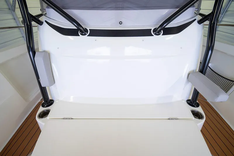  Yacht Photos Pics 2020 Jeanneau Leader 9.0 CC boat deck with seating and railing.