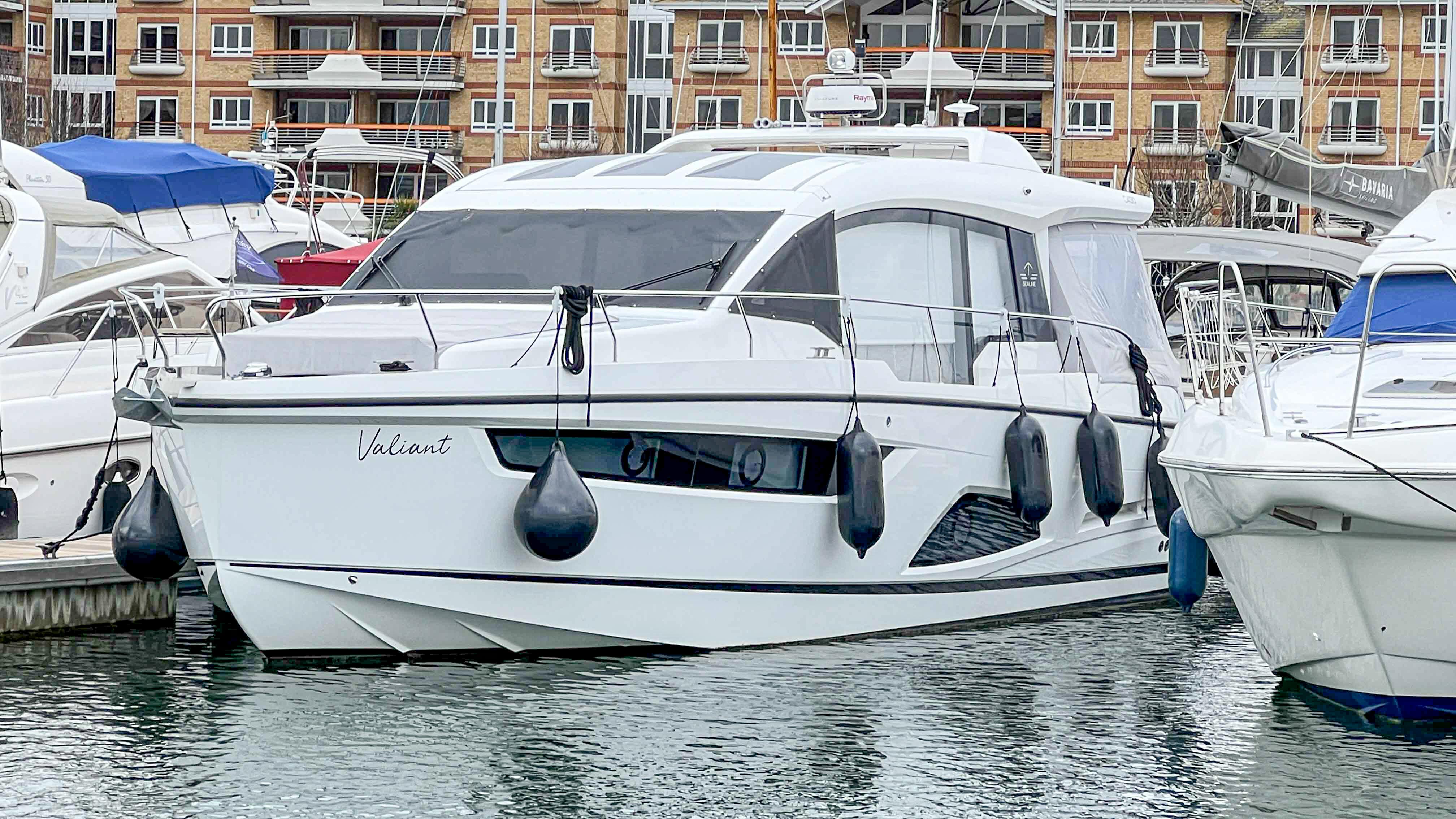 Sealine C430 Usado en Hampshire - Cosas de Barcos