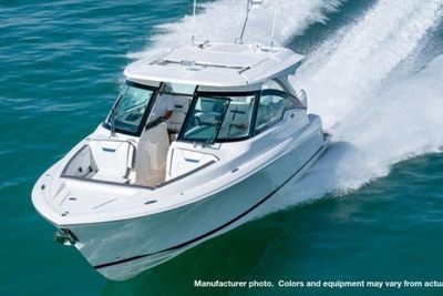 Tiara Yachts 34 Luxury Crossover