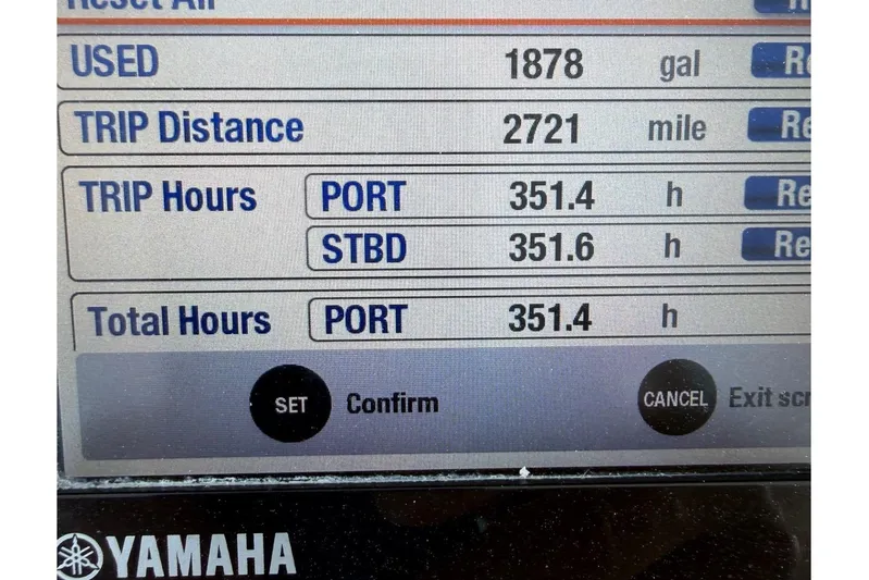 Oz Yacht Photos Pics Yamaha display with original engine hour reading.