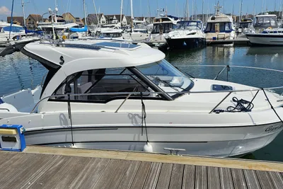 2019 Beneteau Antares 7