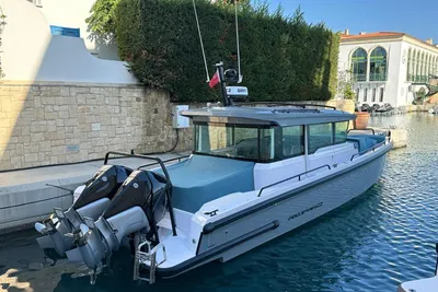 2024 Axopar 37 Cross Cabin