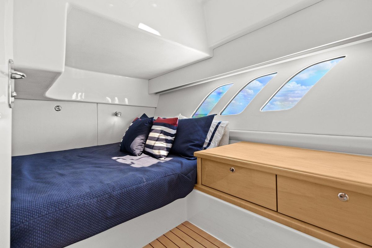 2019 Intrepid 47 
