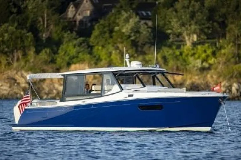  Yacht Photos Pics 2025 MJM 4 46