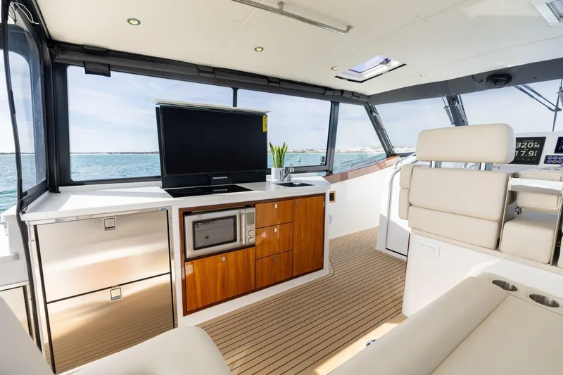 New Mjm 4 Yacht Photos Pics Luxurious interior of 2025 MJM 4 yacht with modern amenities and ocean view.