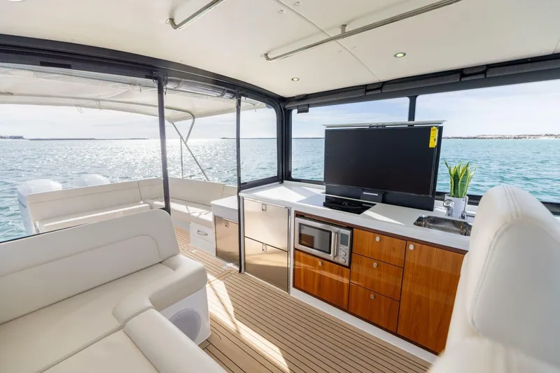 New Mjm 4 Yacht Photos Pics Luxurious interior of 2025 MJM 4 yacht with modern amenities and ocean view.