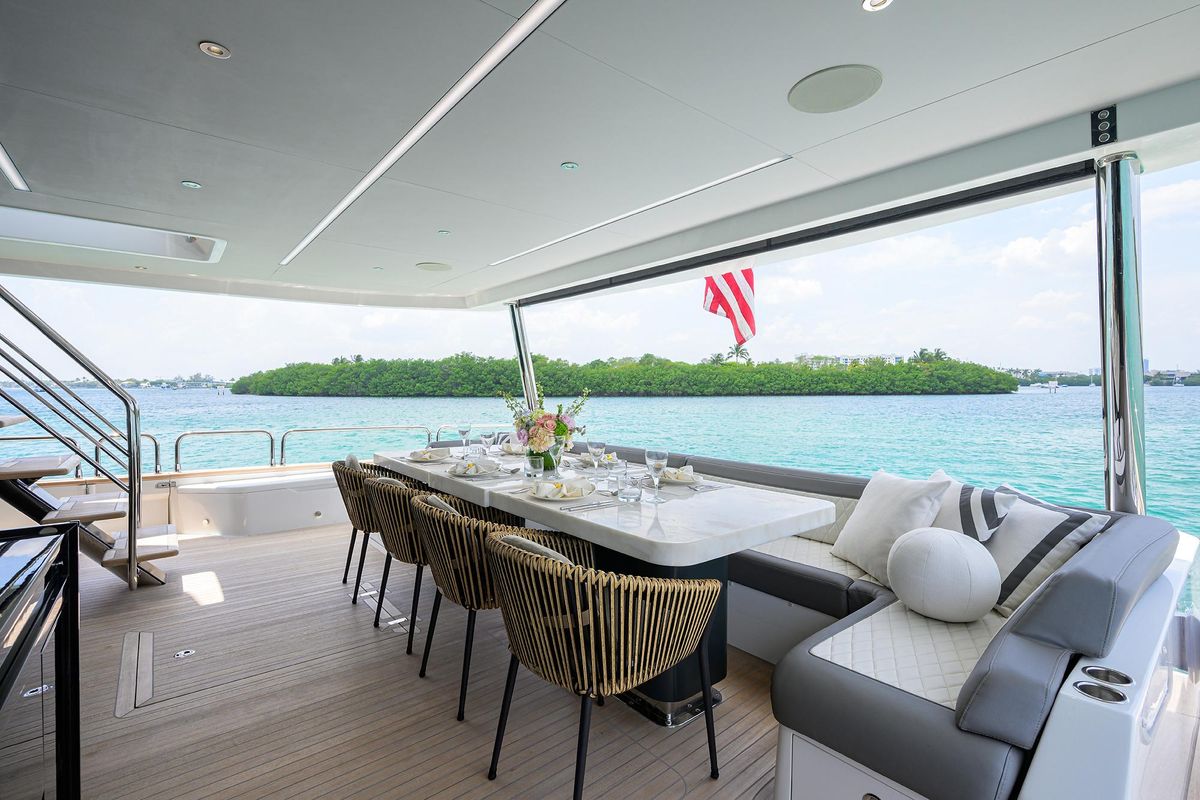 2024 Sirena 88 