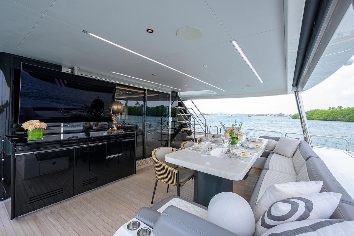 2024 Sirena 88 