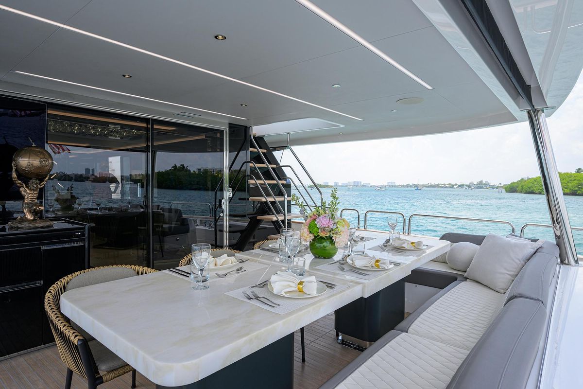 2024 Sirena 88 