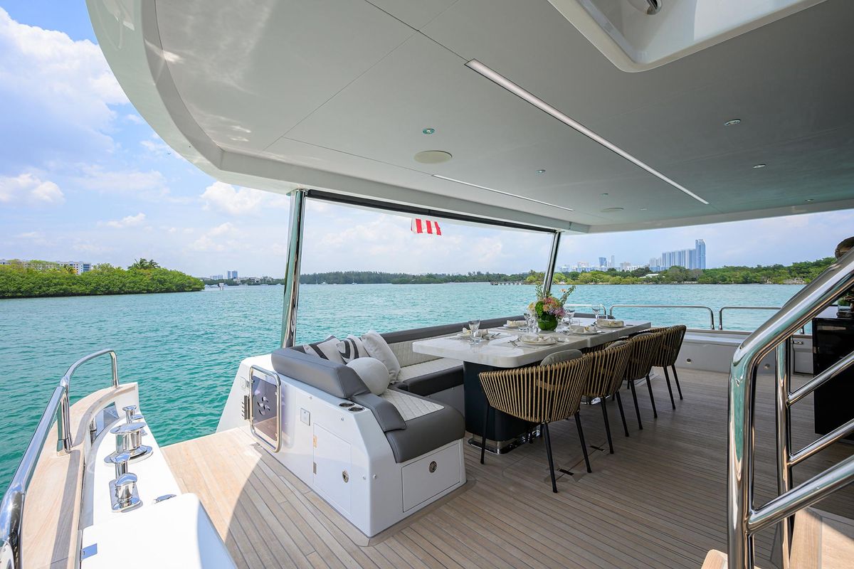 2024 Sirena 88 