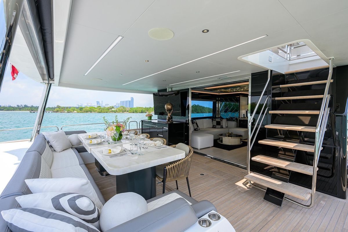 2024 Sirena 88 