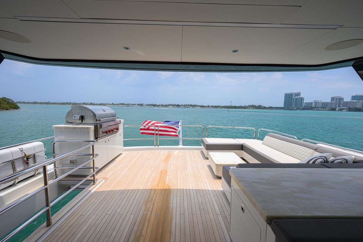 2024 Sirena 88 