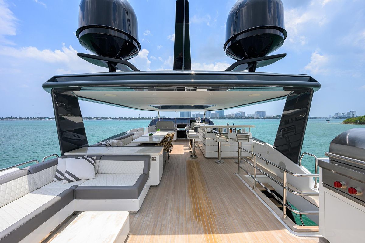 2024 Sirena 88 