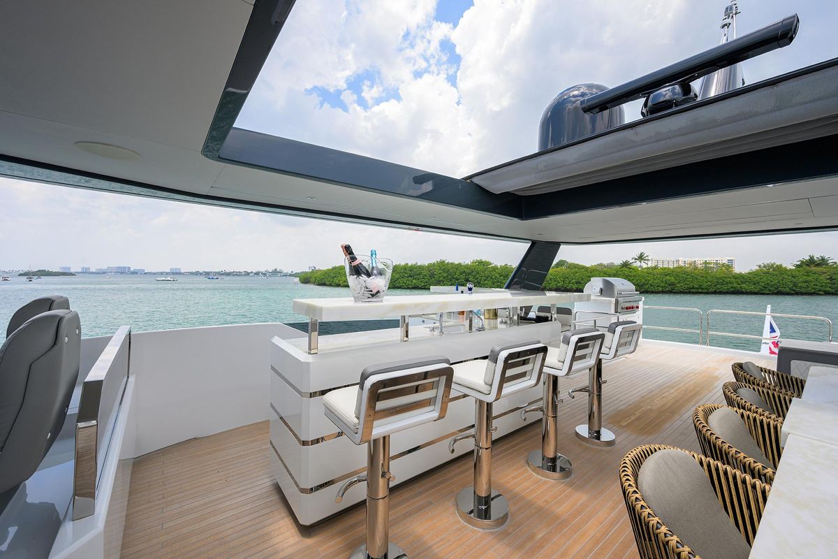 2024 Sirena 88 