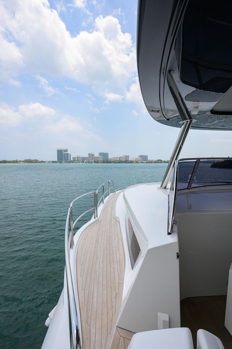 2024 Sirena 88 