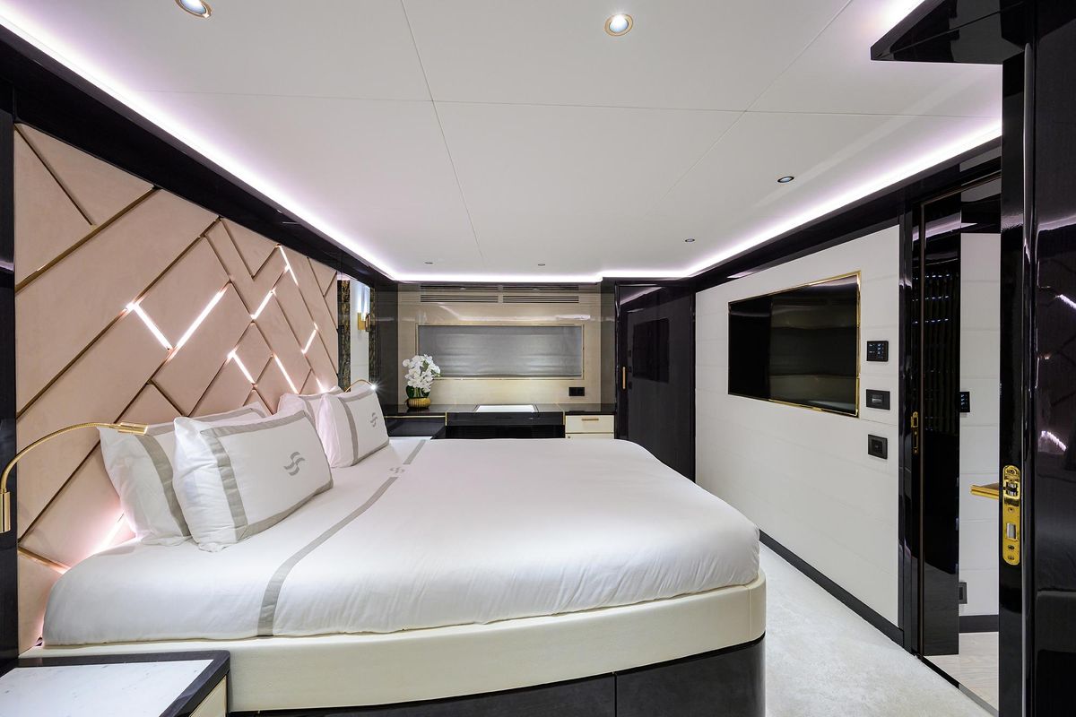 2024 Sirena 88 