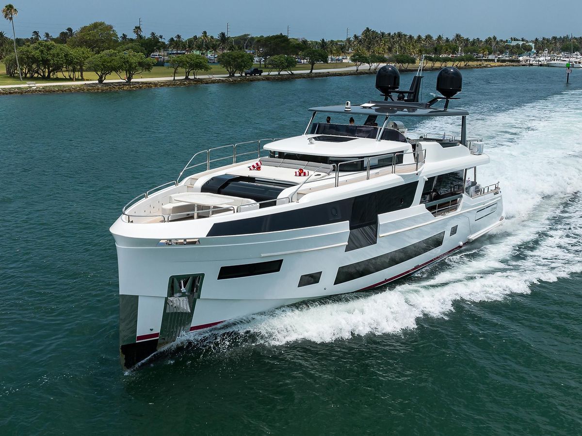 2024 Sirena 88 
