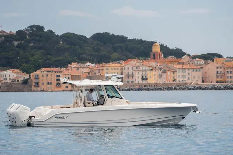 380 Outrage Yacht Photos Pics 