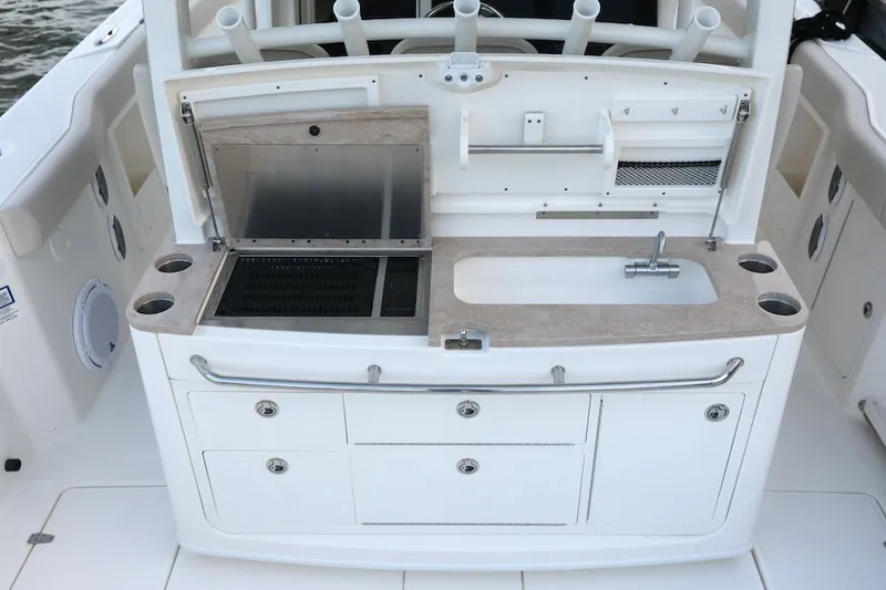 380 Outrage Yacht Photos Pics 