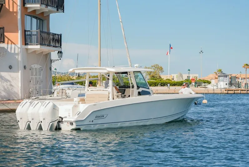 380 Outrage Yacht Photos Pics 