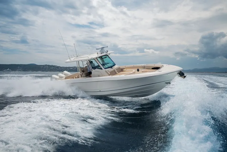 380 Outrage Yacht Photos Pics 