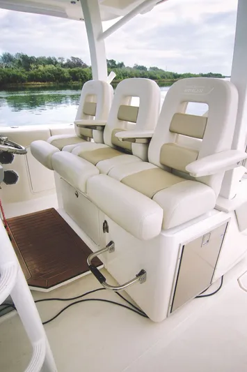 380 Outrage Yacht Photos Pics 