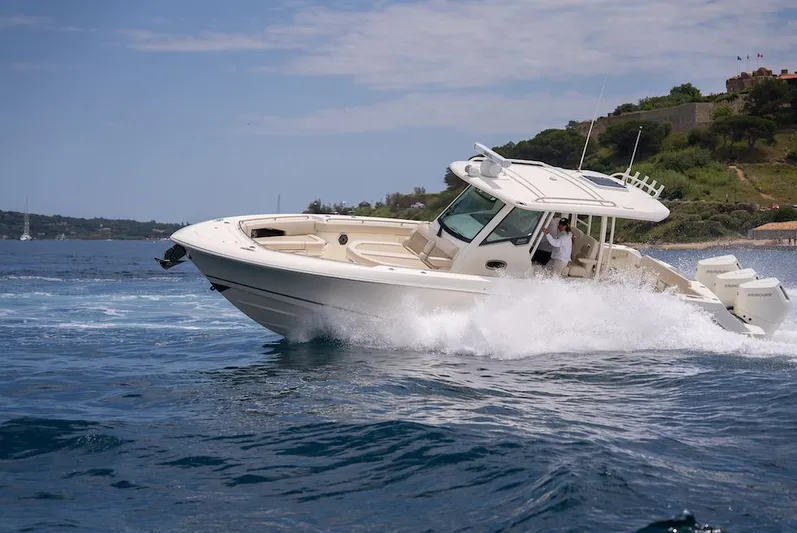 380 Outrage Yacht Photos Pics 