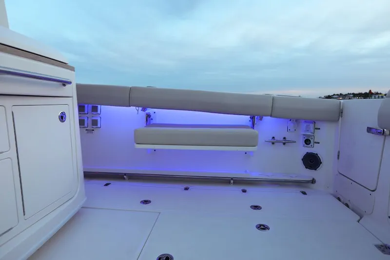 380 Outrage Yacht Photos Pics 