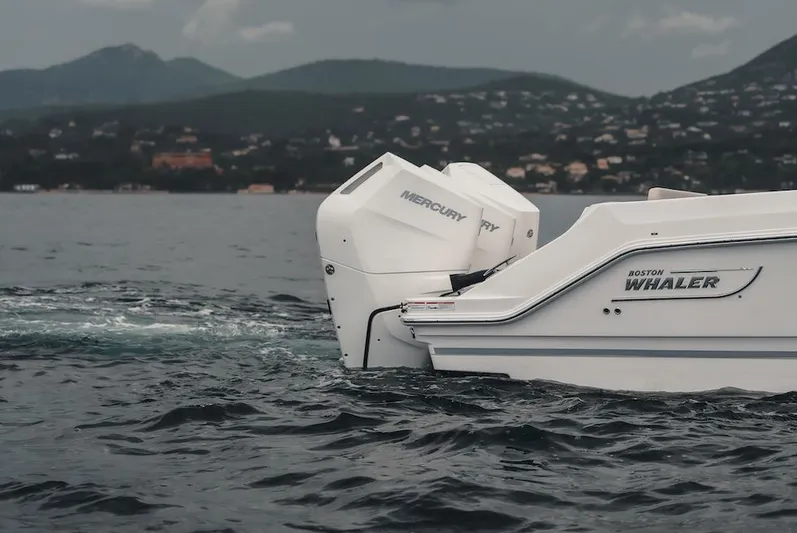 380 Outrage Yacht Photos Pics 