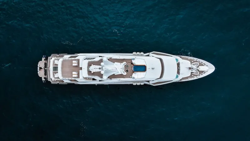 380 Outrage Yacht Photos Pics 