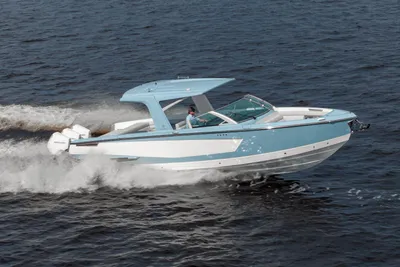 Aviara AV36 Outboard