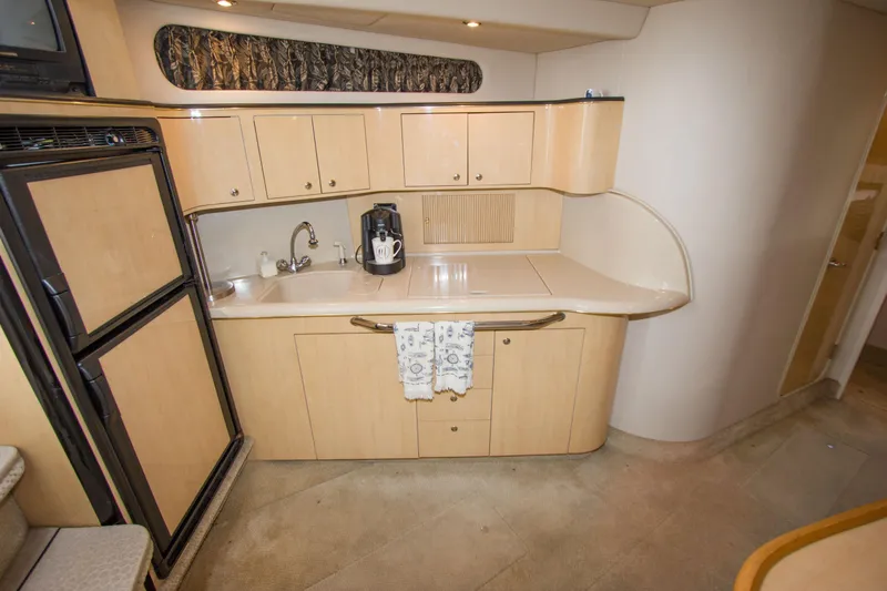 Makai Yacht Photos Pics 