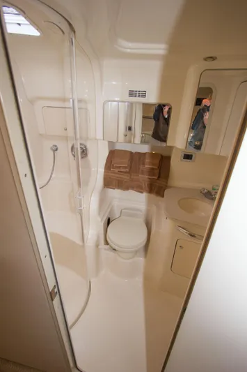 Makai Yacht Photos Pics 