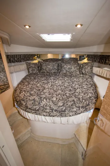 Makai Yacht Photos Pics 