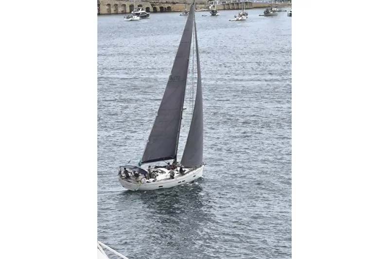 Deiopea Yacht Photos Pics Italia Yachts IY13.98 sailing in a harbor, 2013 model, with multiple boats in the background.