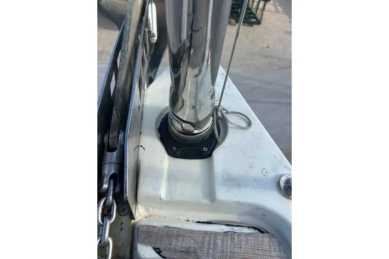 Deiopea Yacht Photos Pics Close-up of Italia Yachts IY13.98 deck hardware, showcasing stainless steel fittings, 2013 model.