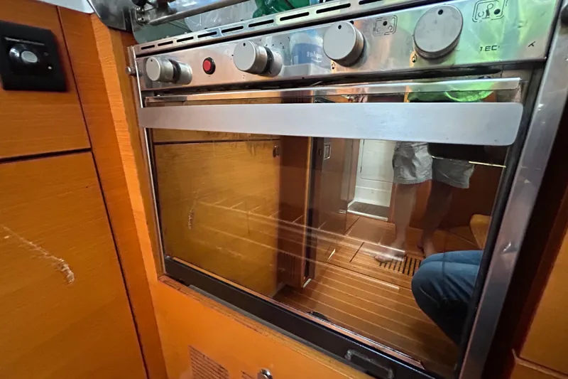 Deiopea Yacht Photos Pics Italia Yachts IY13.98 2013 model kitchen oven with stainless steel finish.