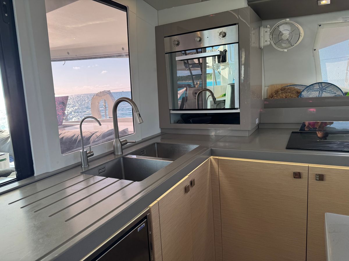 2019 Fountaine Pajot 47 