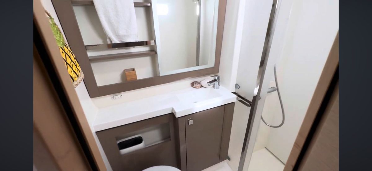 2019 Fountaine Pajot 47 