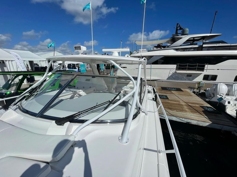 2019 Intrepid 475 Sport Yacht