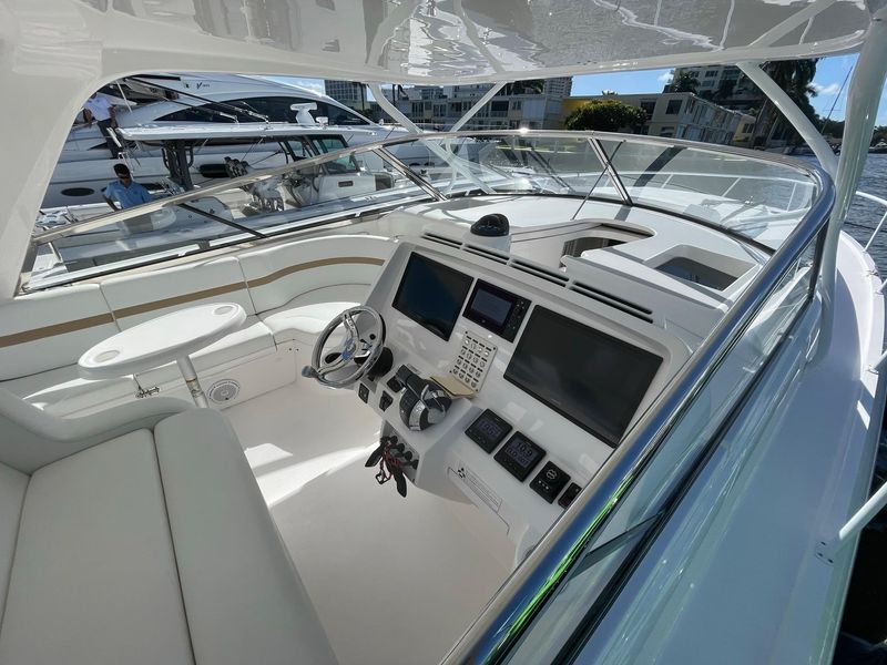 2019 Intrepid 475 Sport Yacht
