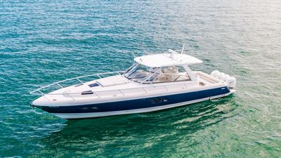 Intrepid 475 Sport Yacht